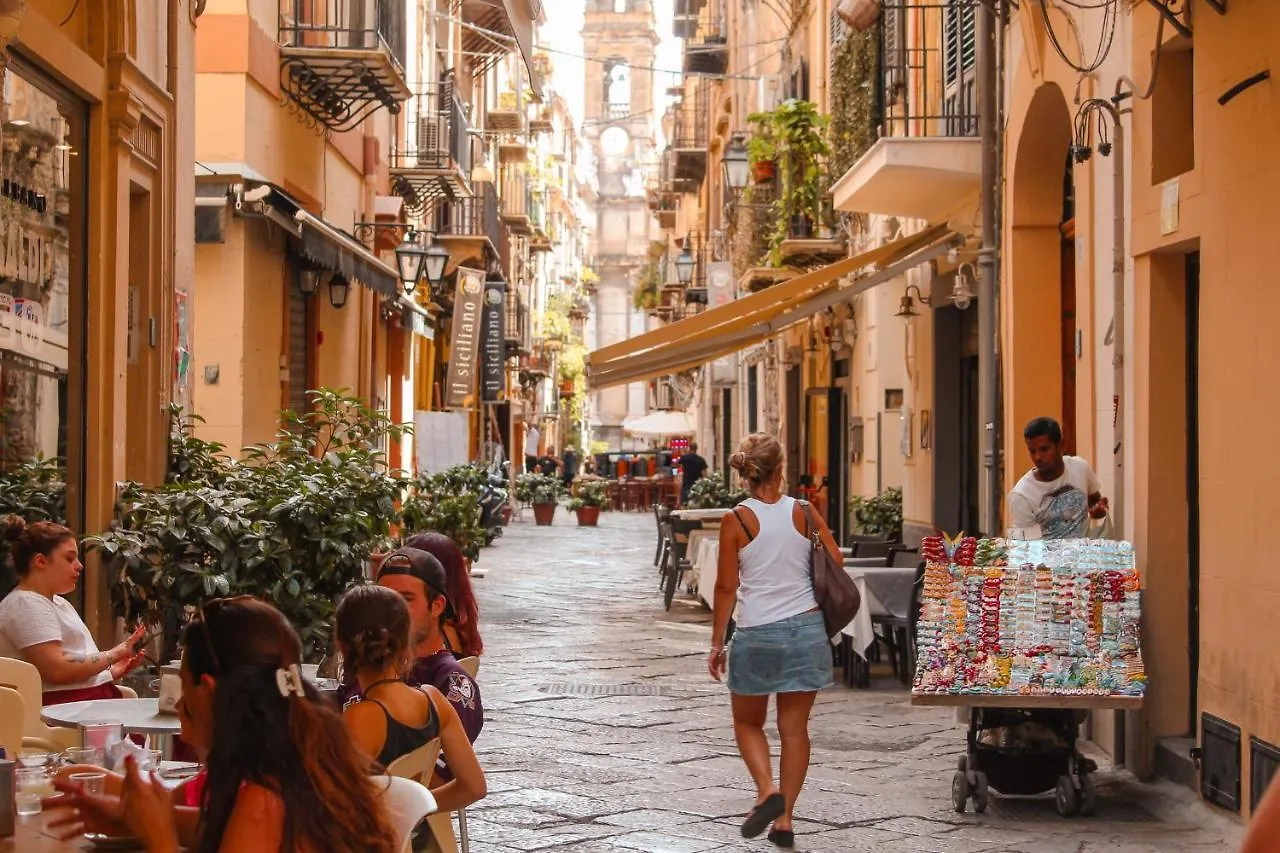 Apartment Piazzetta Nicolo Tudisco パレルモ 0*,  イタリア